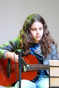 Escola de Música Notre Dame - Recital de Cordas, Percussão e Voz (22)